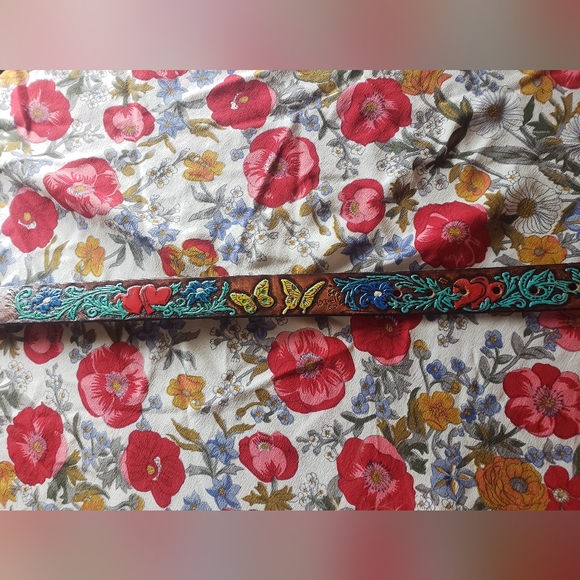 Vintage Tooled Leather Belt - Picture 4 of 8